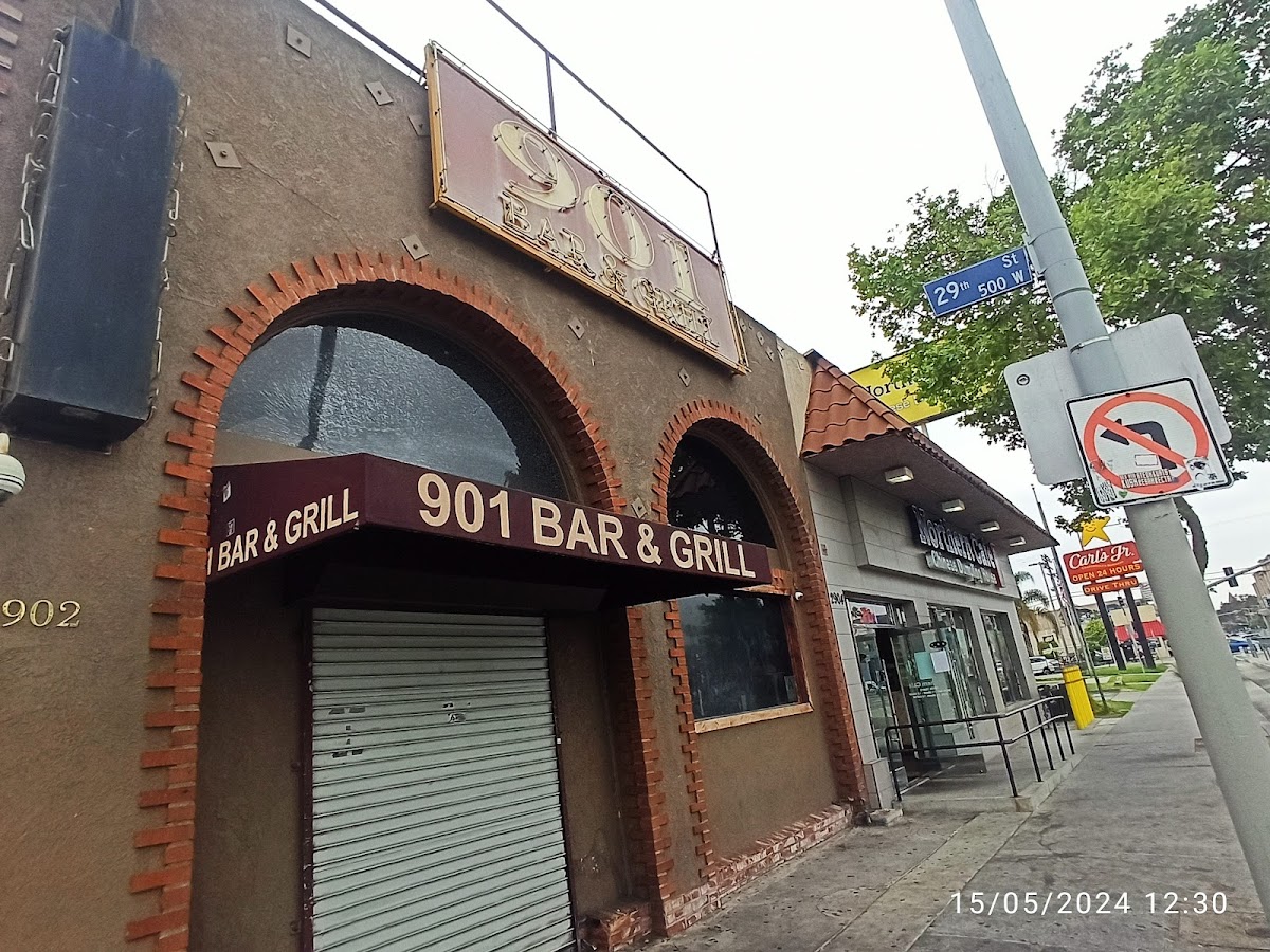 Nine O One Bar & Grill